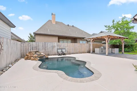 $427,000 | 305 Breemen Circle, Lafayette, LA 70508