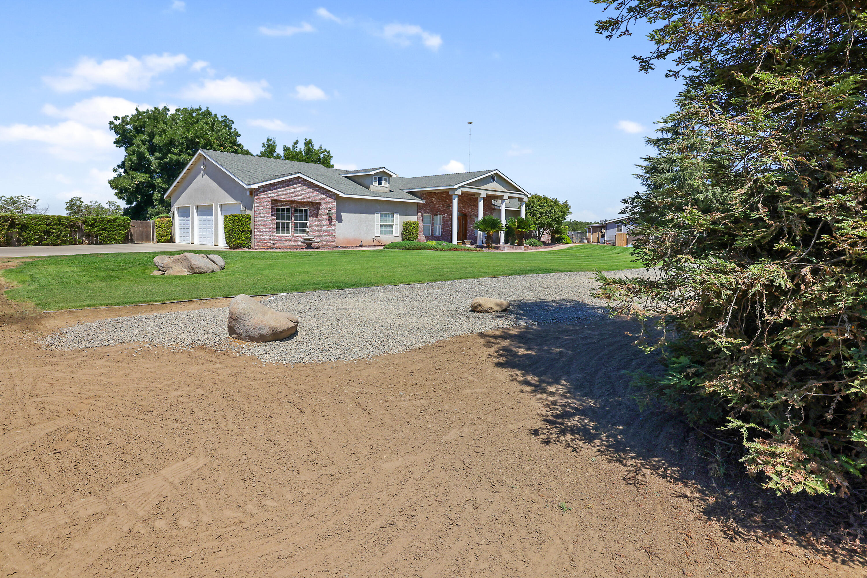 595 South Anderson Road Exeter, CA 93221 - Photo 45 of 61 1539D4F3-86A9-44A8-B231-9D0B9CE54F0E