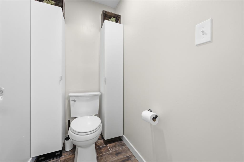 1820 Kent Road Pittsburgh, PA 15241 - Photo 23 of 50 Water closet - love that touch.