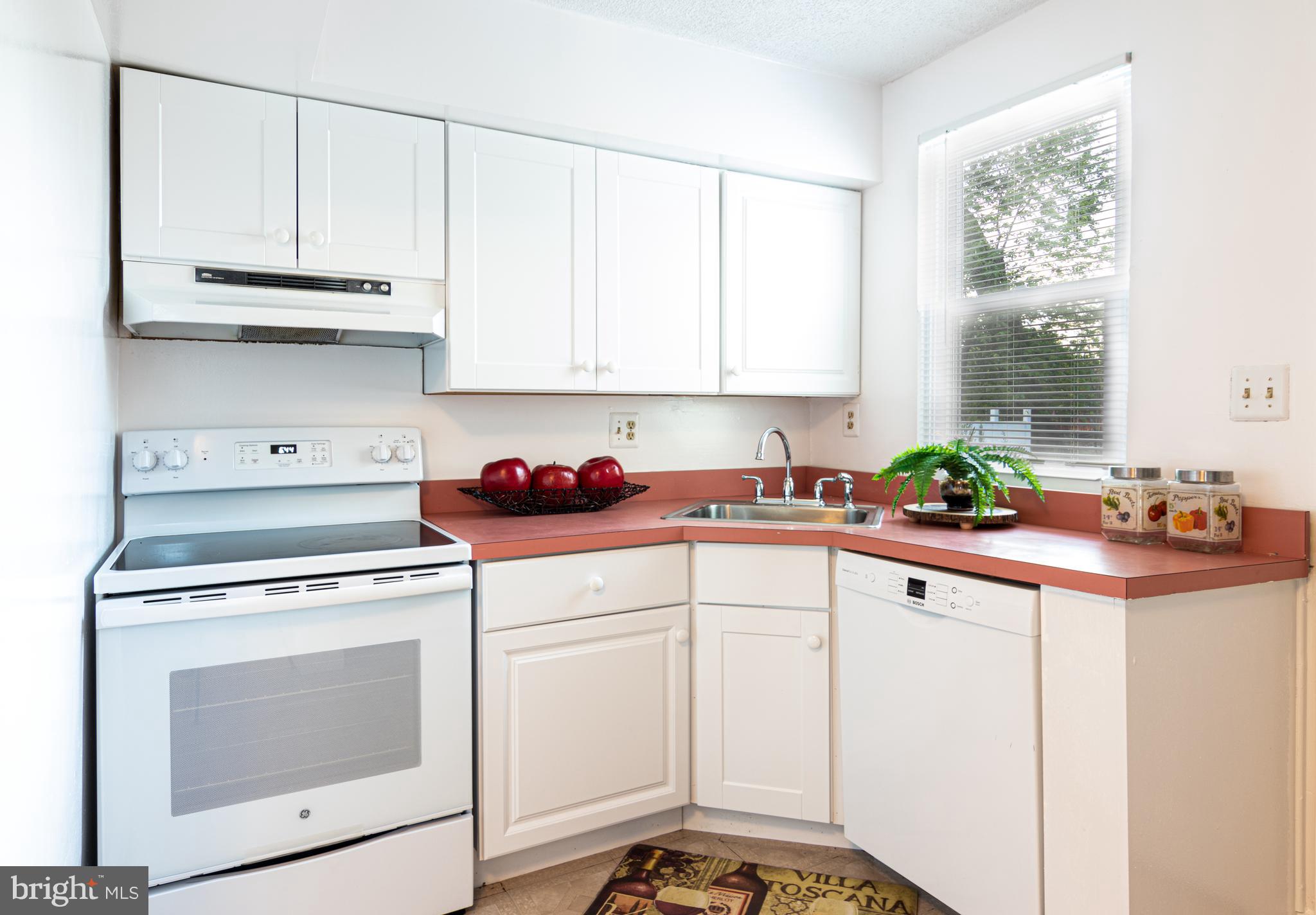 200 Tor Bryan Road Fort Washington, MD 20744 - Photo 12 of 25 Tons of Natural Light in the Kitchen