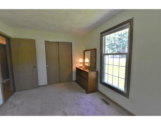 13 Walker Road Beverly, MA 01915 - Photo 12 of 16 Gallery Image 12