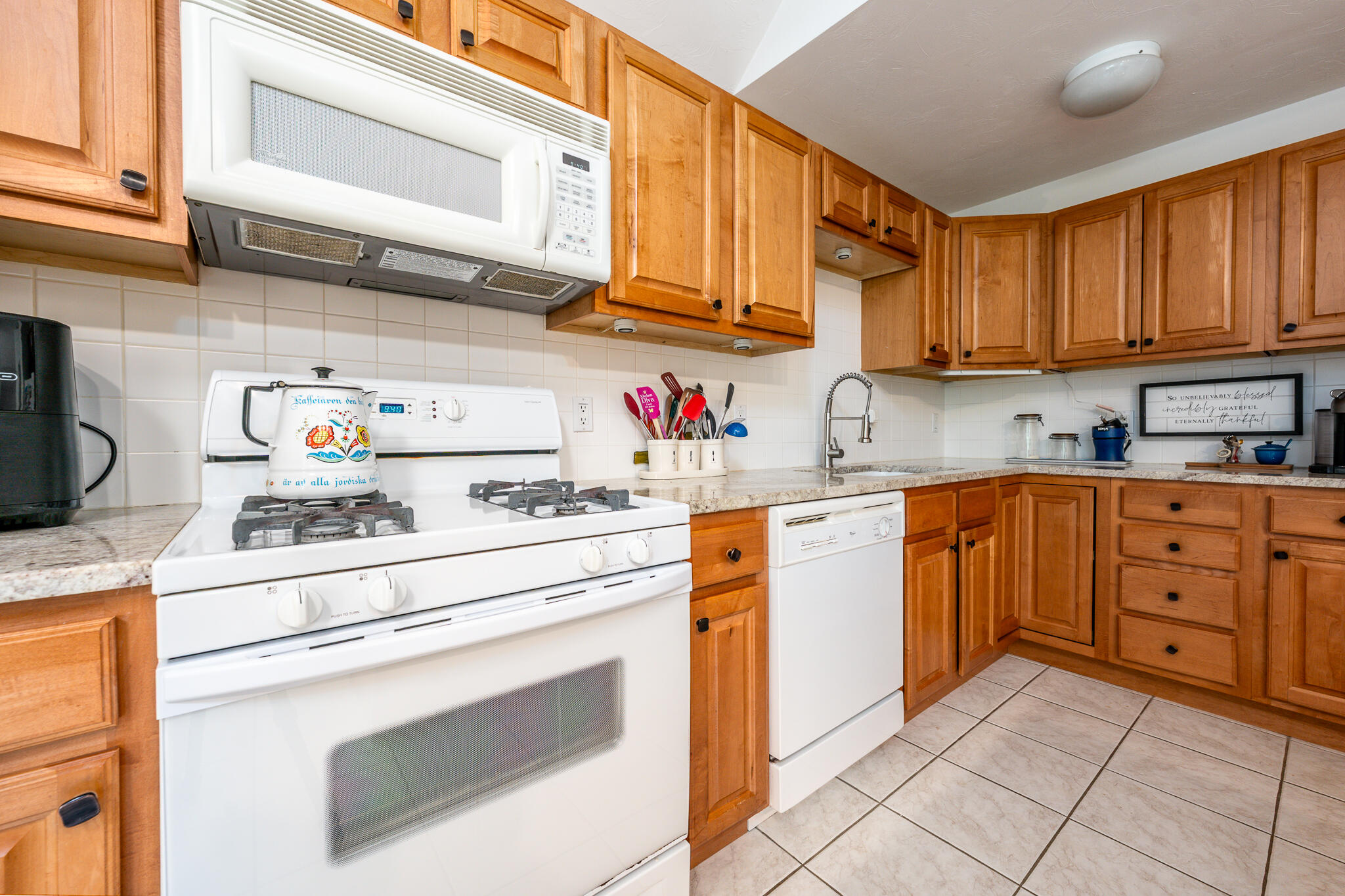 32 Red Cedar Road, Unit 32 Mashpee, MA 02649 - Photo 13 of 34 kitchen4