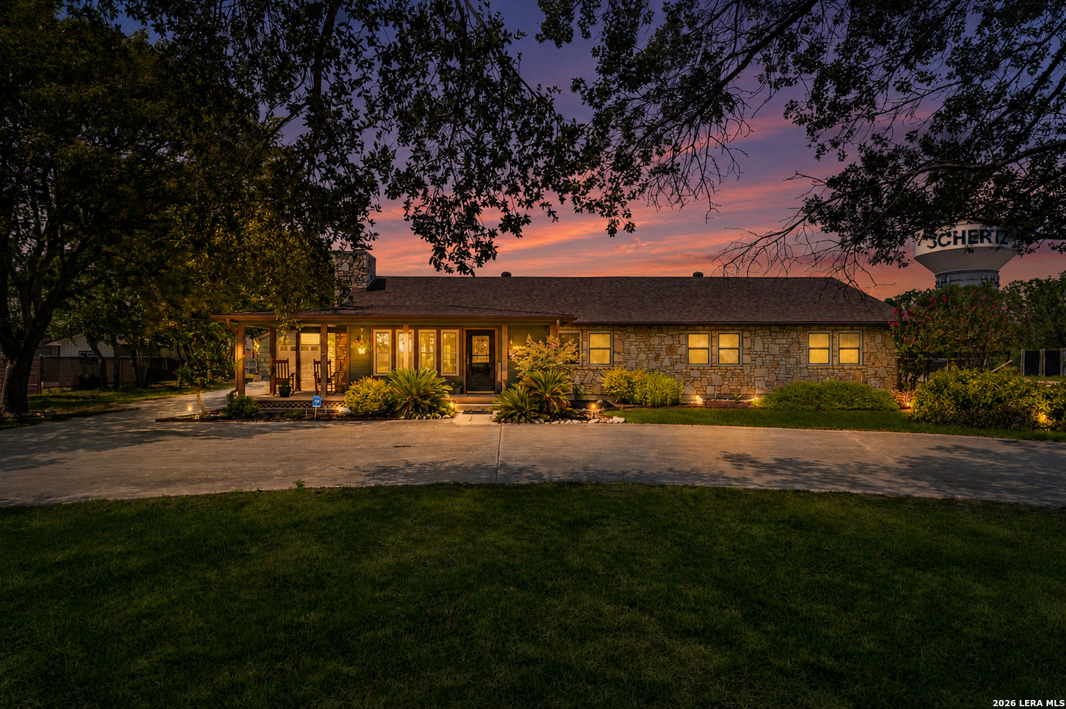 1033 East Live Oak Road Schertz, TX 78154 - Photo 2 of 70 Gallery Image 2