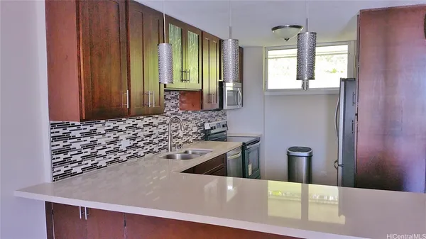 $2,700 | 1515 Ward Avenue, Unit 105, Honolulu, HI 96822