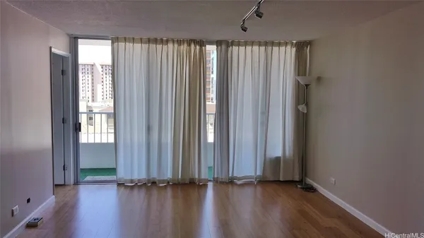 $2,700 | 1515 Ward Avenue, Unit 105, Honolulu, HI 96822