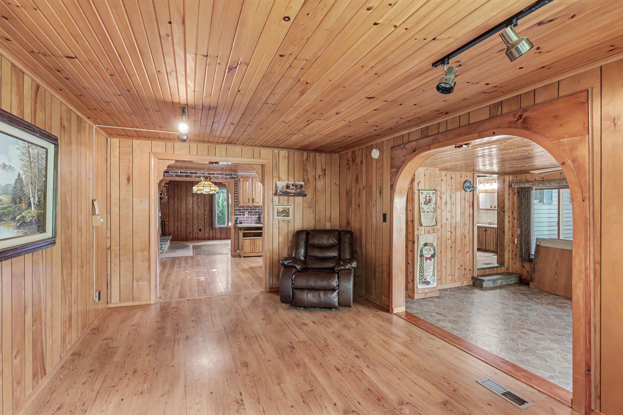 2437 Amelith Road Bay City, MI 48706 - Photo 14 of 36