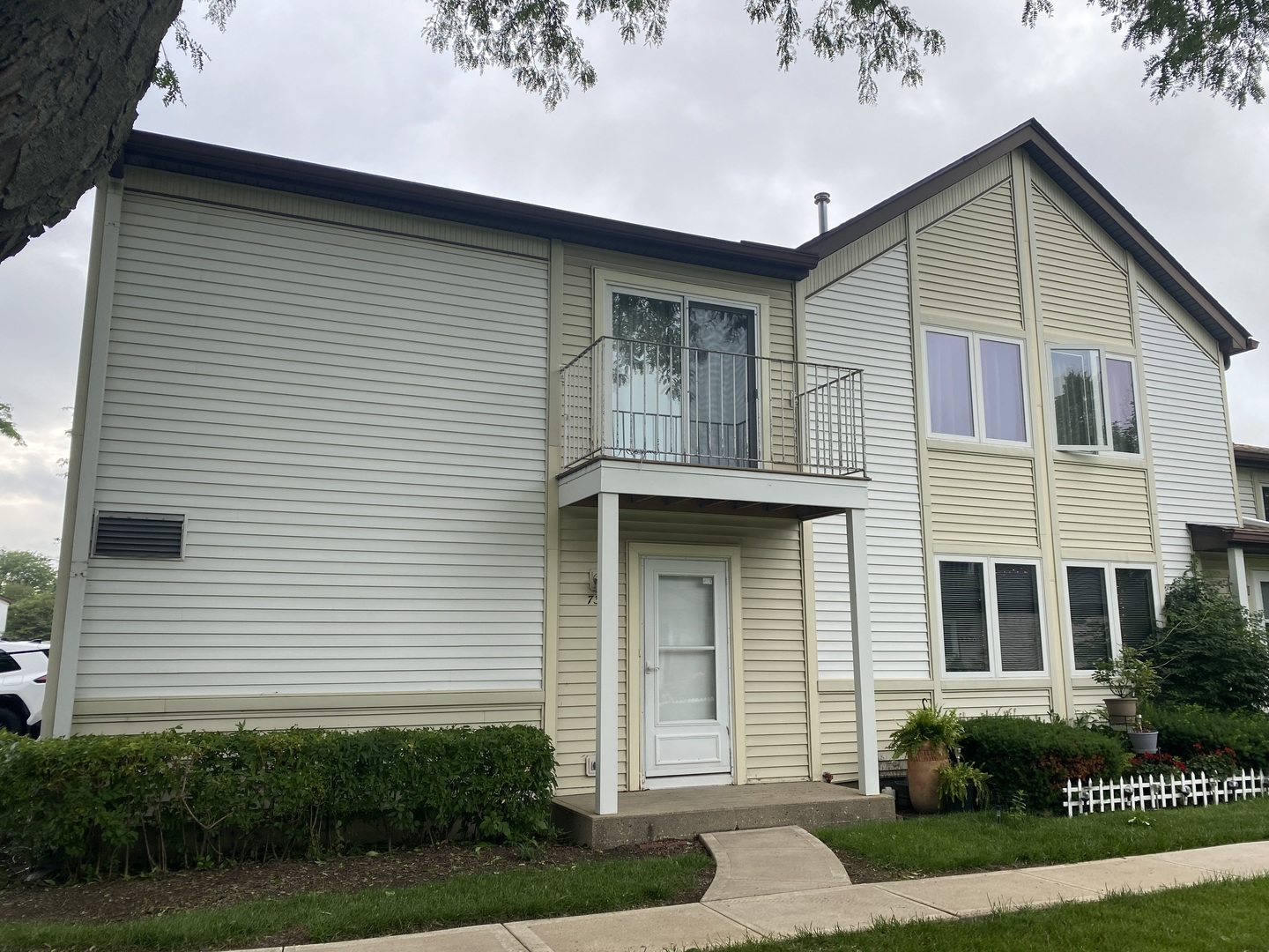 732 Inverrary Lane, Unit 732 Deerfield, IL 60015 - Photo 1 of 13