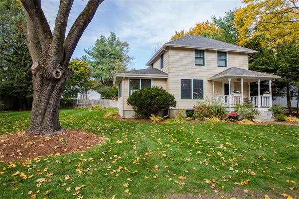10 Bryn Mawr Road Wellesley, MA 02482 - Photo 2 of 17