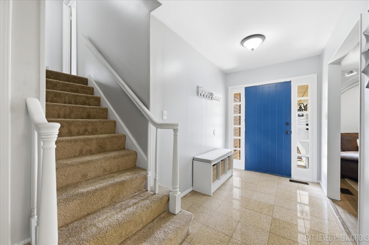 2020 Carling Road Hoffman Estates, IL 60169 - Photo 10 of 56