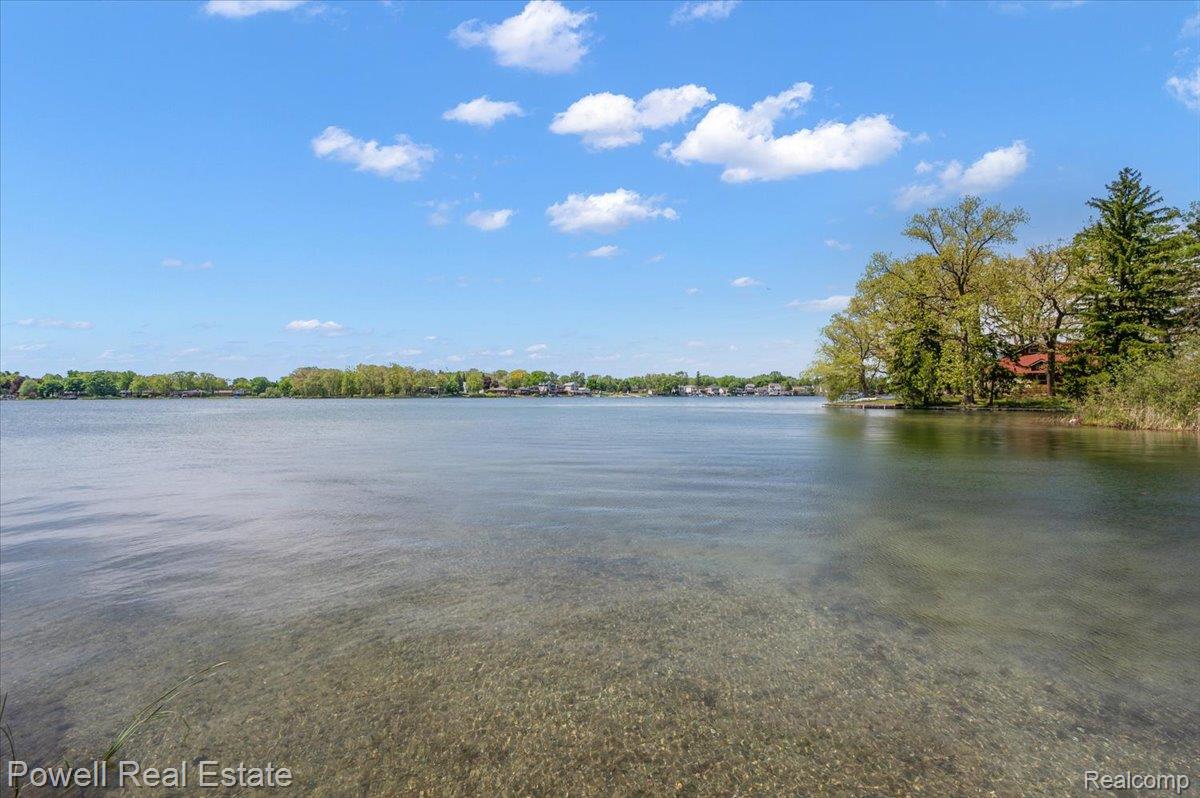 6837 Hatchery Road Waterford, MI 48327 - Photo 13 of 56 Water view
