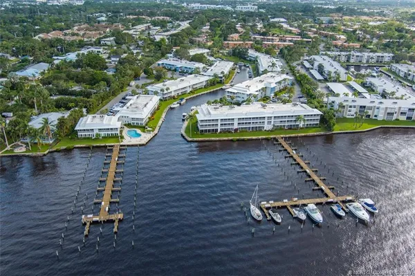 $2,100 | 1858 Southwest Palm City Road, Unit 103, Stuart, FL 34994