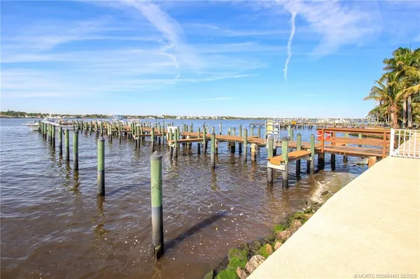 $2,100 | 1858 Southwest Palm City Road, Unit 103, Stuart, FL 34994