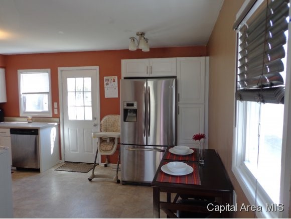 1128 Johnson Lane Springfield, IL 62702 - Photo 7 of 15
