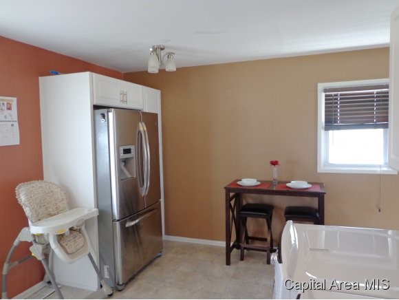 1128 Johnson Lane Springfield, IL 62702 - Photo 8 of 15