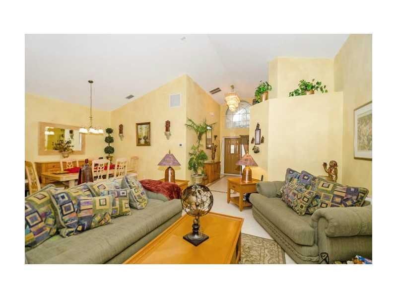 9406 Aegean Drive Boca Raton, FL 33496 - Photo 4 of 17 a living room with furniture