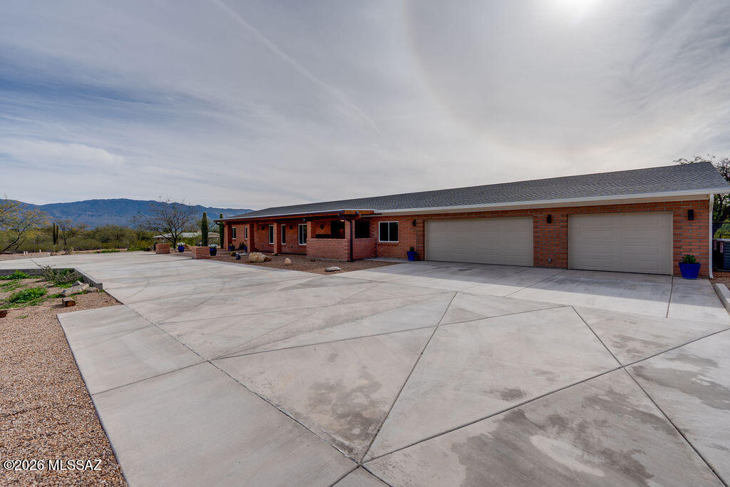 11000 East Roger Road Tucson, AZ 85749 - Photo 9 of 51 Gallery Image 9