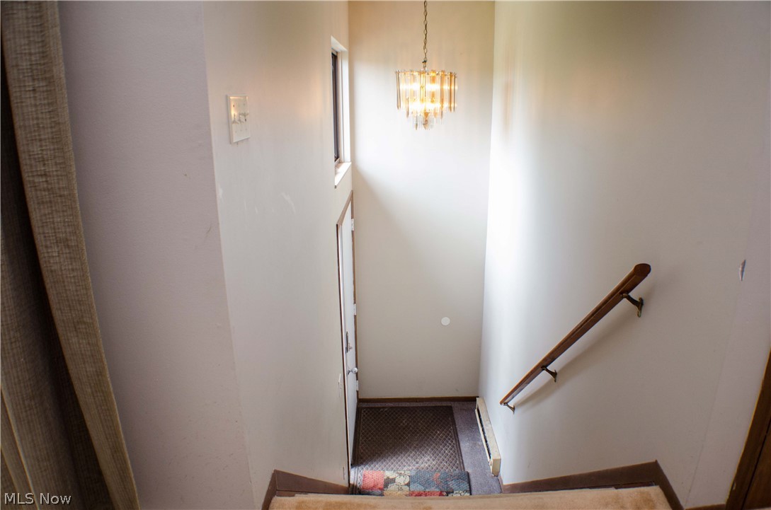 784 Kirkwall Drive Akron, OH 44321 - Photo 2 of 33