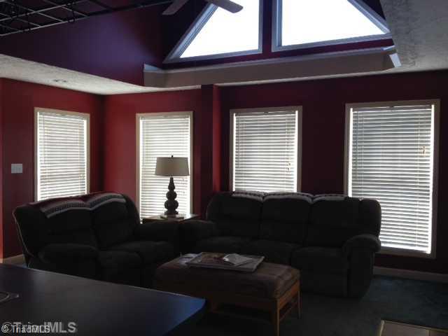 2747 Warf Road Lexington, NC 27292 - Photo 6 of 15 Living Room.
