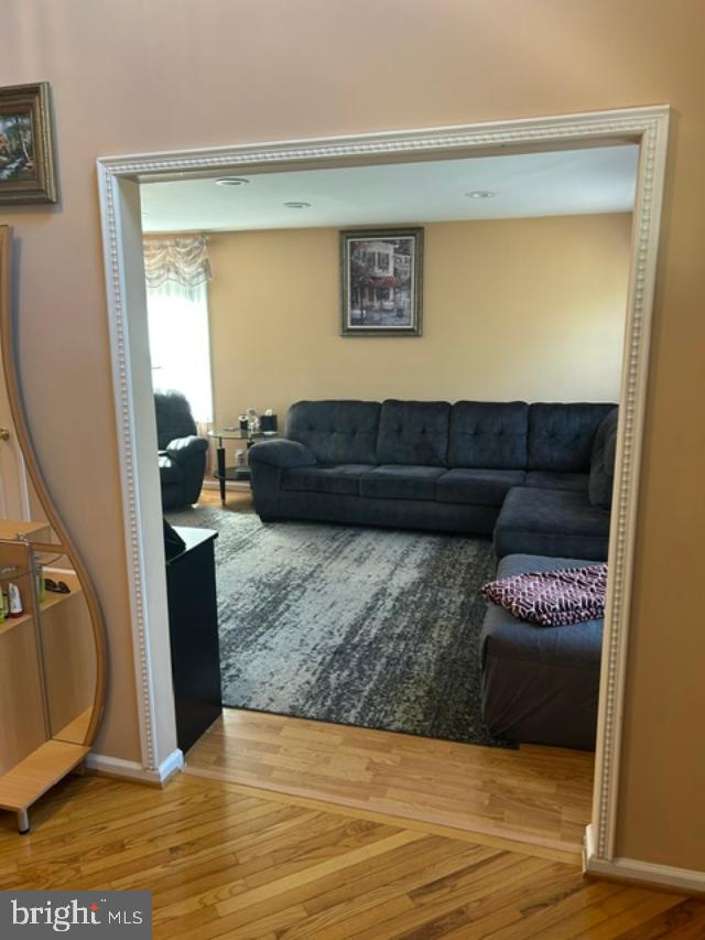 2067 East Wellington Road Newtown, PA 18940 - Photo 6 of 45