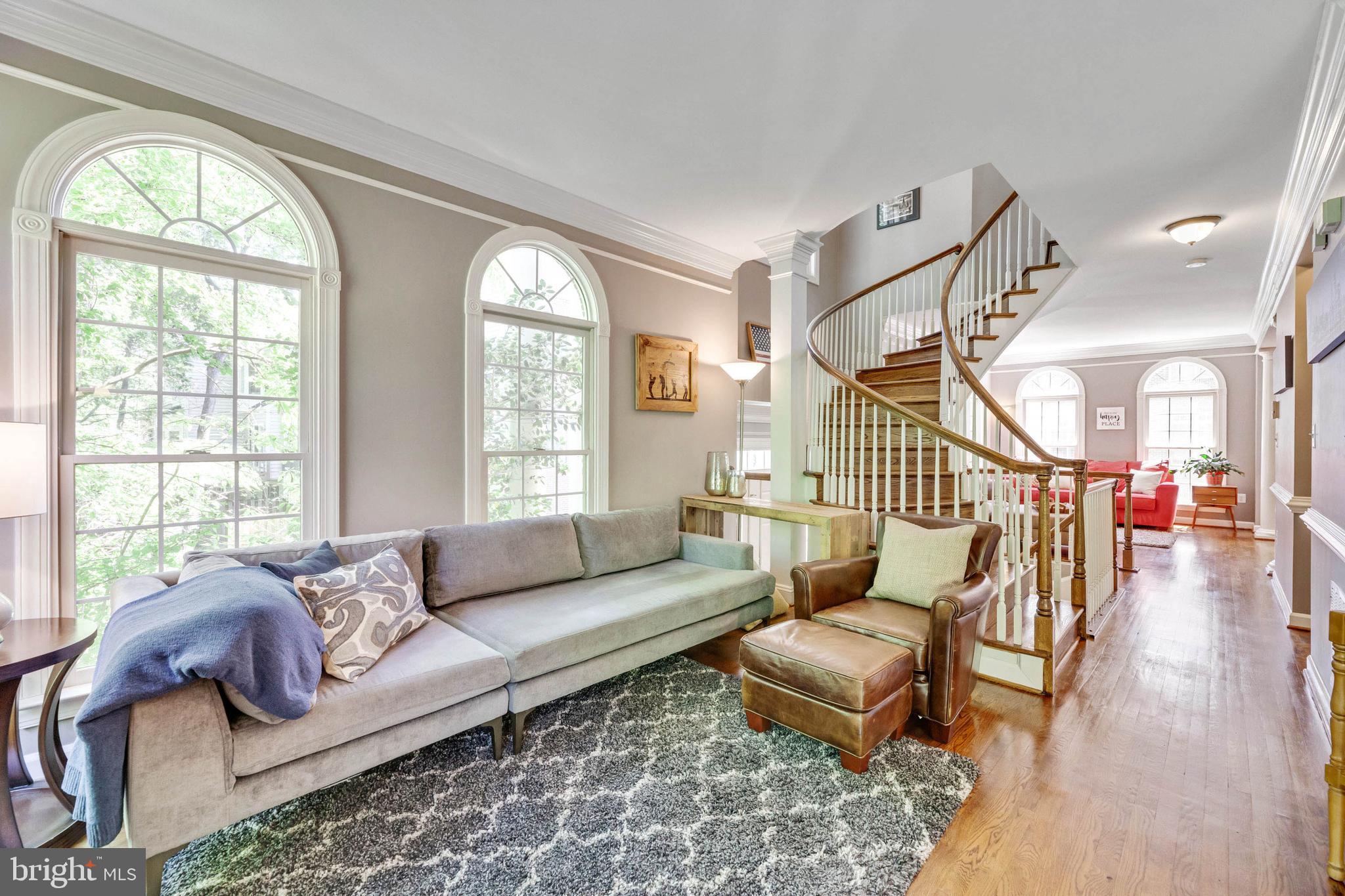 156 Rees Place Falls Church, VA 22046 - Photo 3 of 36