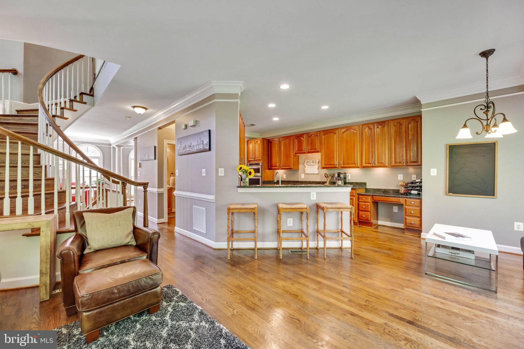 156 Rees Place Falls Church, VA 22046 - Photo 4 of 36