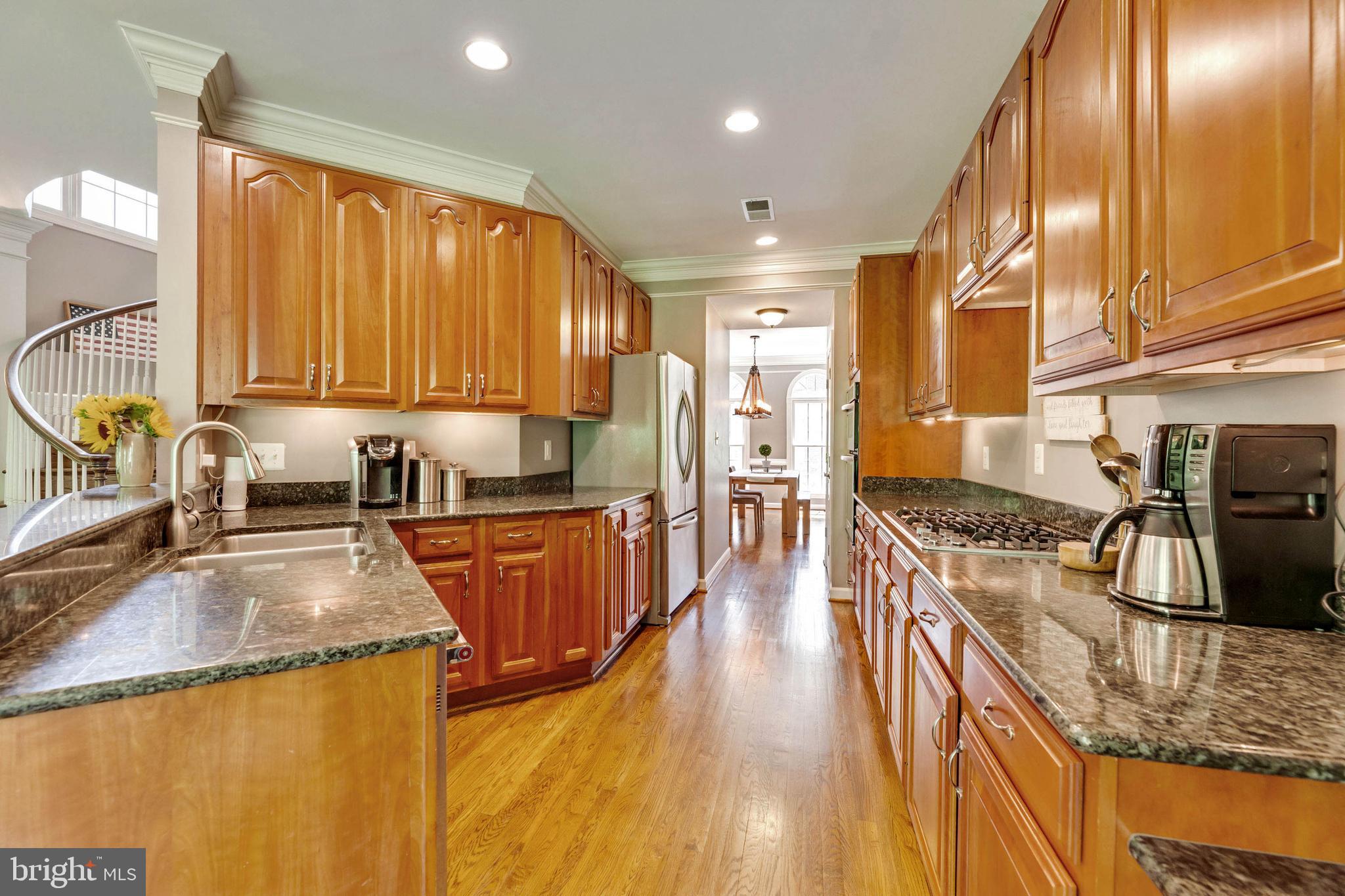 156 Rees Place Falls Church, VA 22046 - Photo 9 of 36