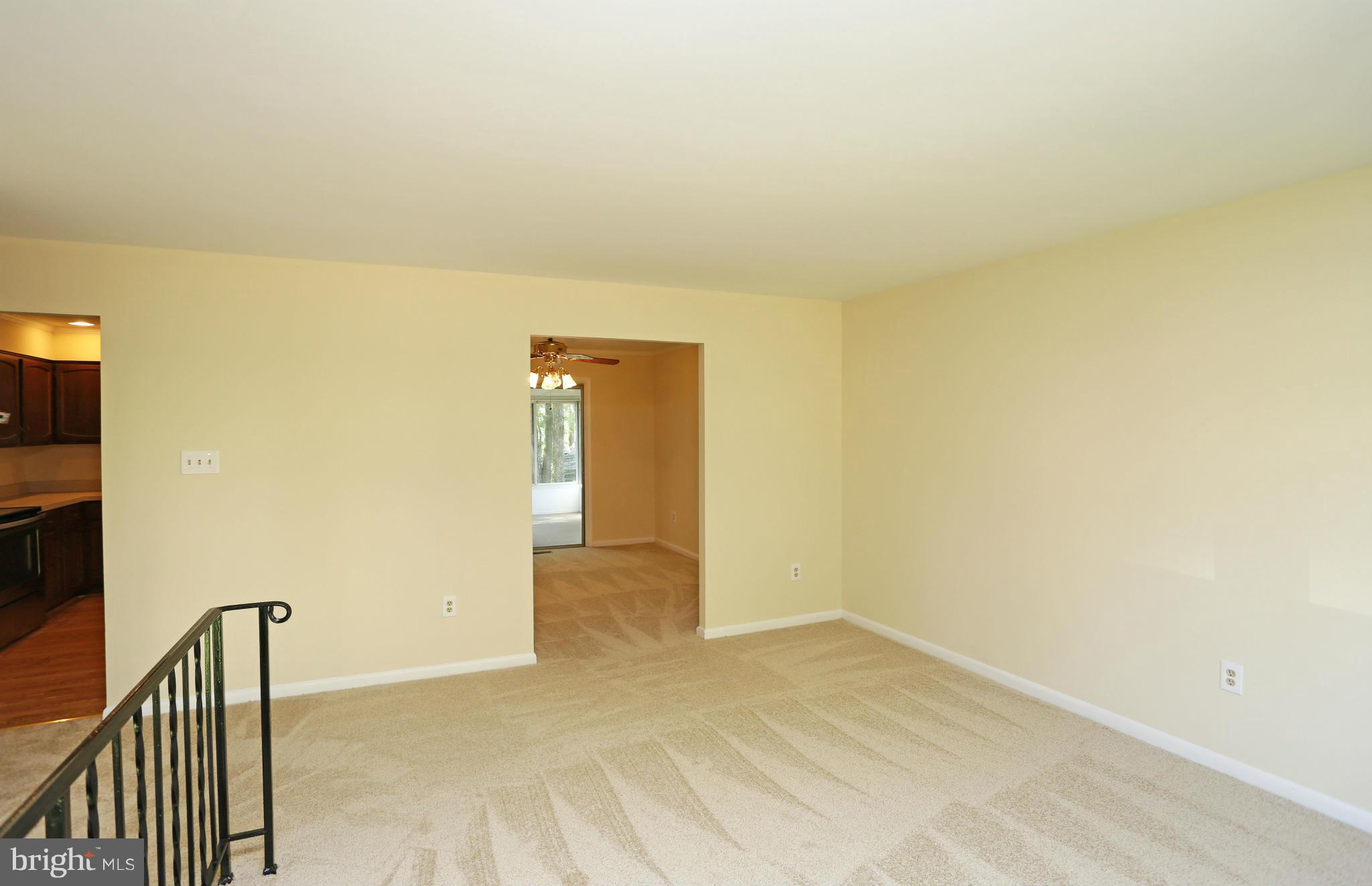 6223 Roblynn Road Laurel, MD 20707 - Photo 12 of 30 Living Room