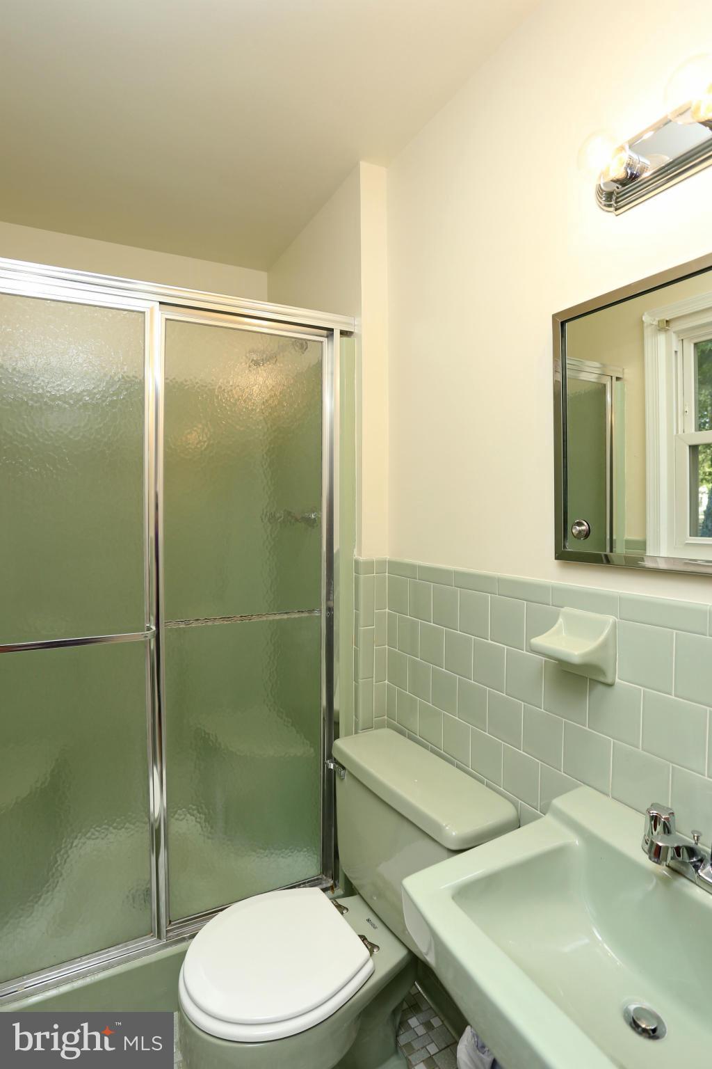 6223 Roblynn Road Laurel, MD 20707 - Photo 13 of 30 Bath