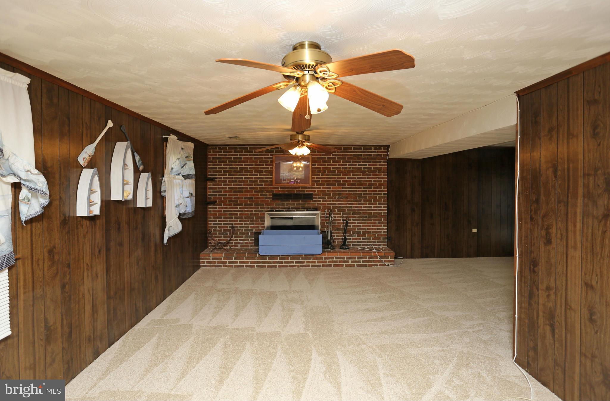 6223 Roblynn Road Laurel, MD 20707 - Photo 21 of 30 Family Room