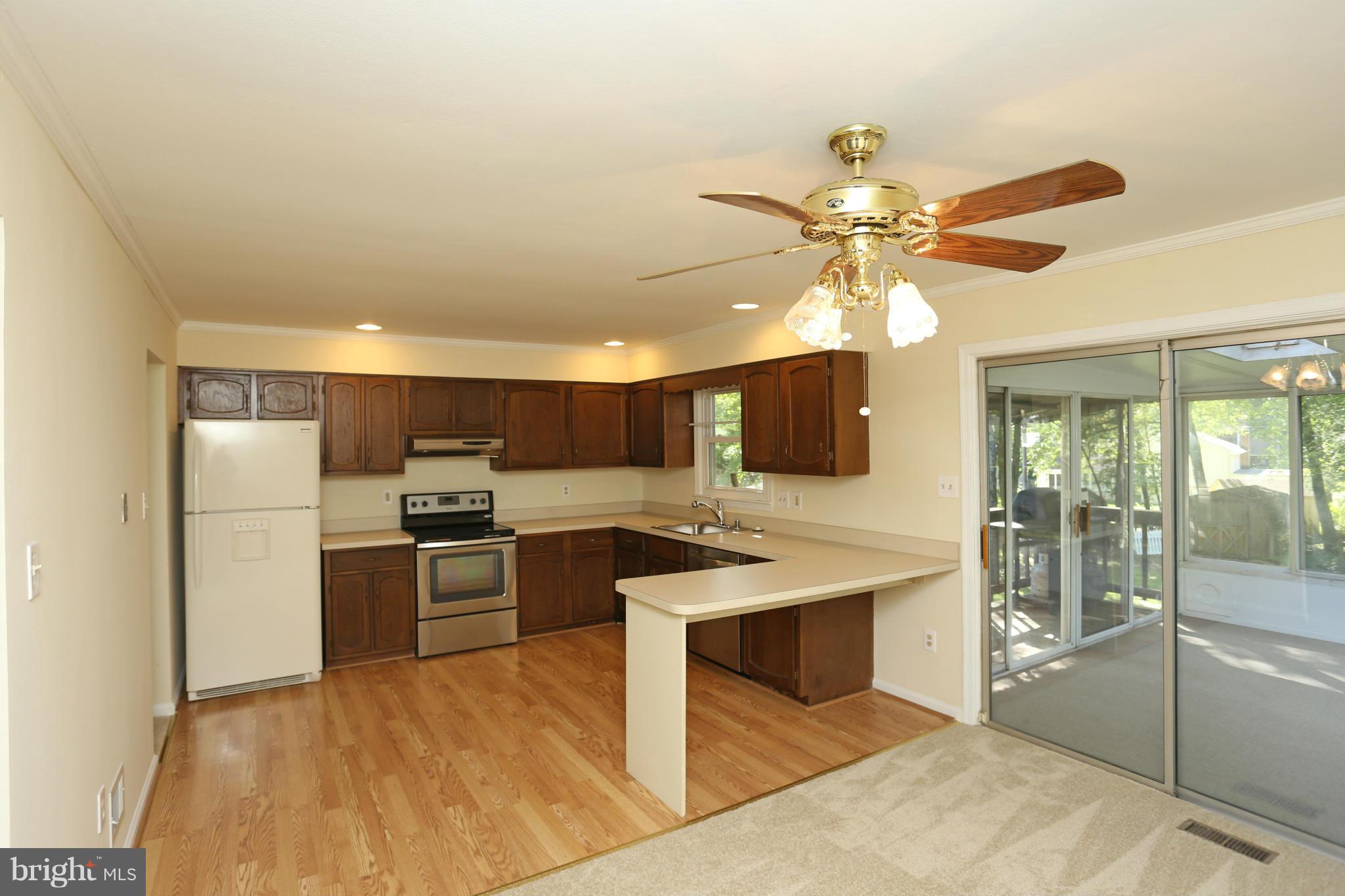 6223 Roblynn Road Laurel, MD 20707 - Photo 5 of 30 Kitchen