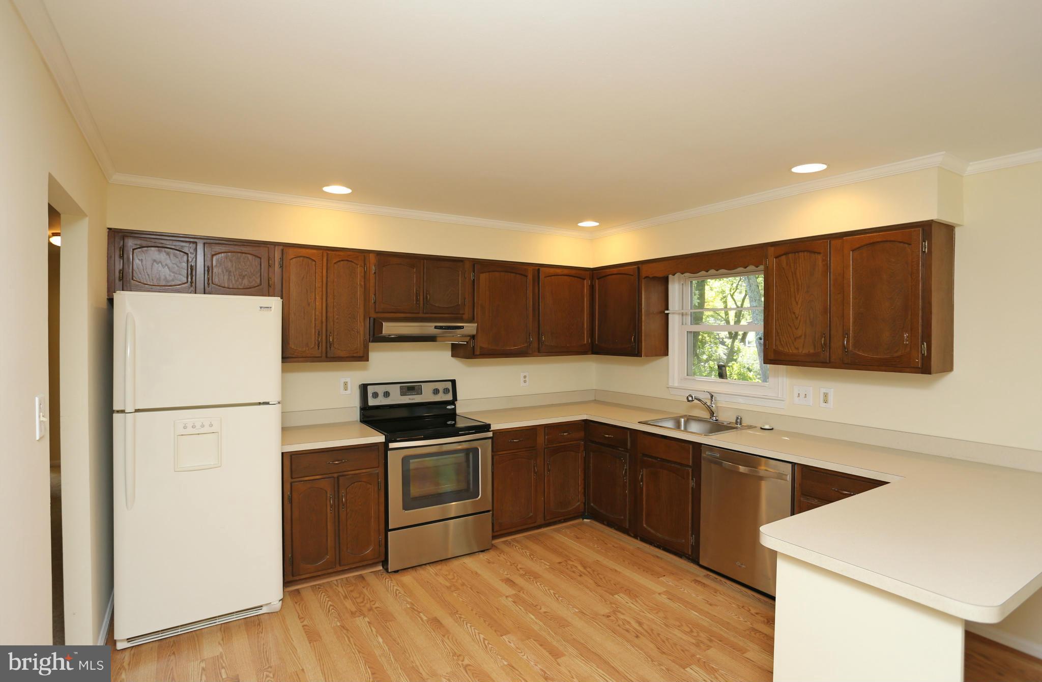 6223 Roblynn Road Laurel, MD 20707 - Photo 6 of 30 Kitchen