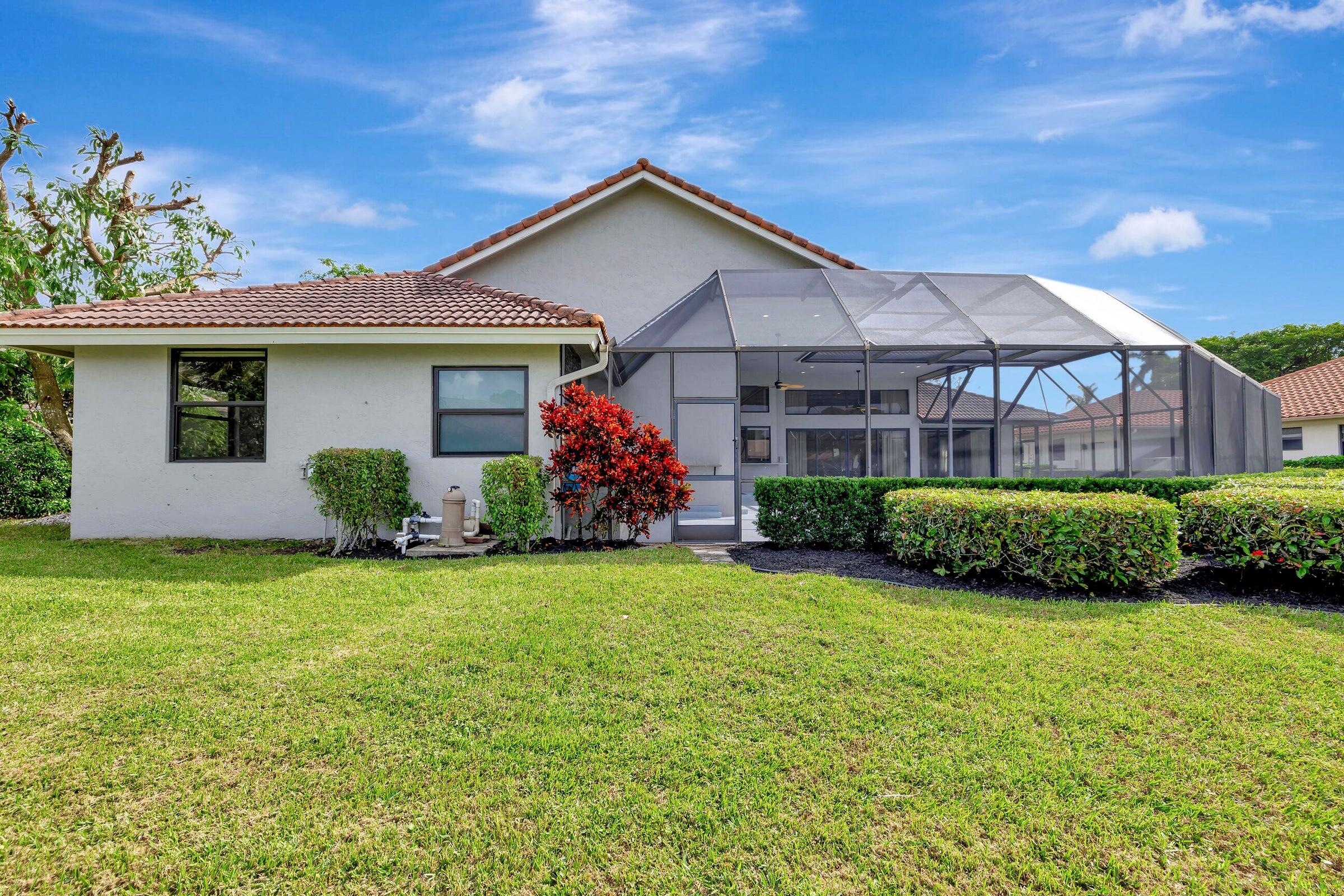 4875 Hunters Way Boca Raton, FL 33434 - Photo 37 of 43 Back yard View