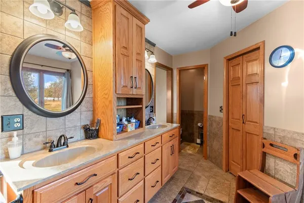 $500,000 | 8446 Hh Highway, Odessa, MO 64076