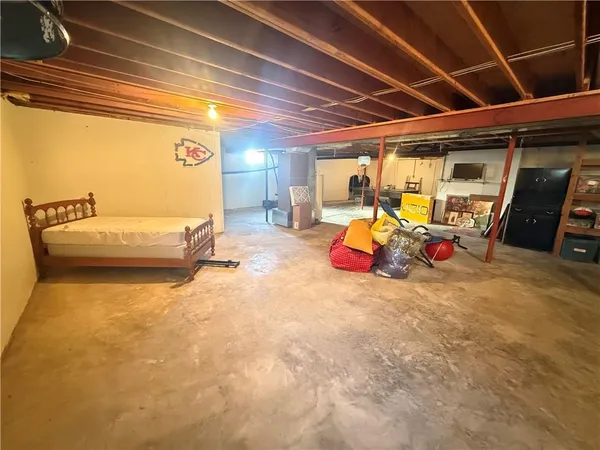 $500,000 | 8446 Hh Highway, Odessa, MO 64076