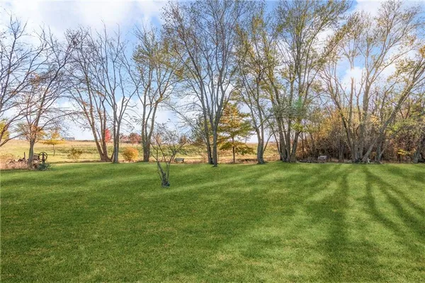 $500,000 | 8446 Hh Highway, Odessa, MO 64076