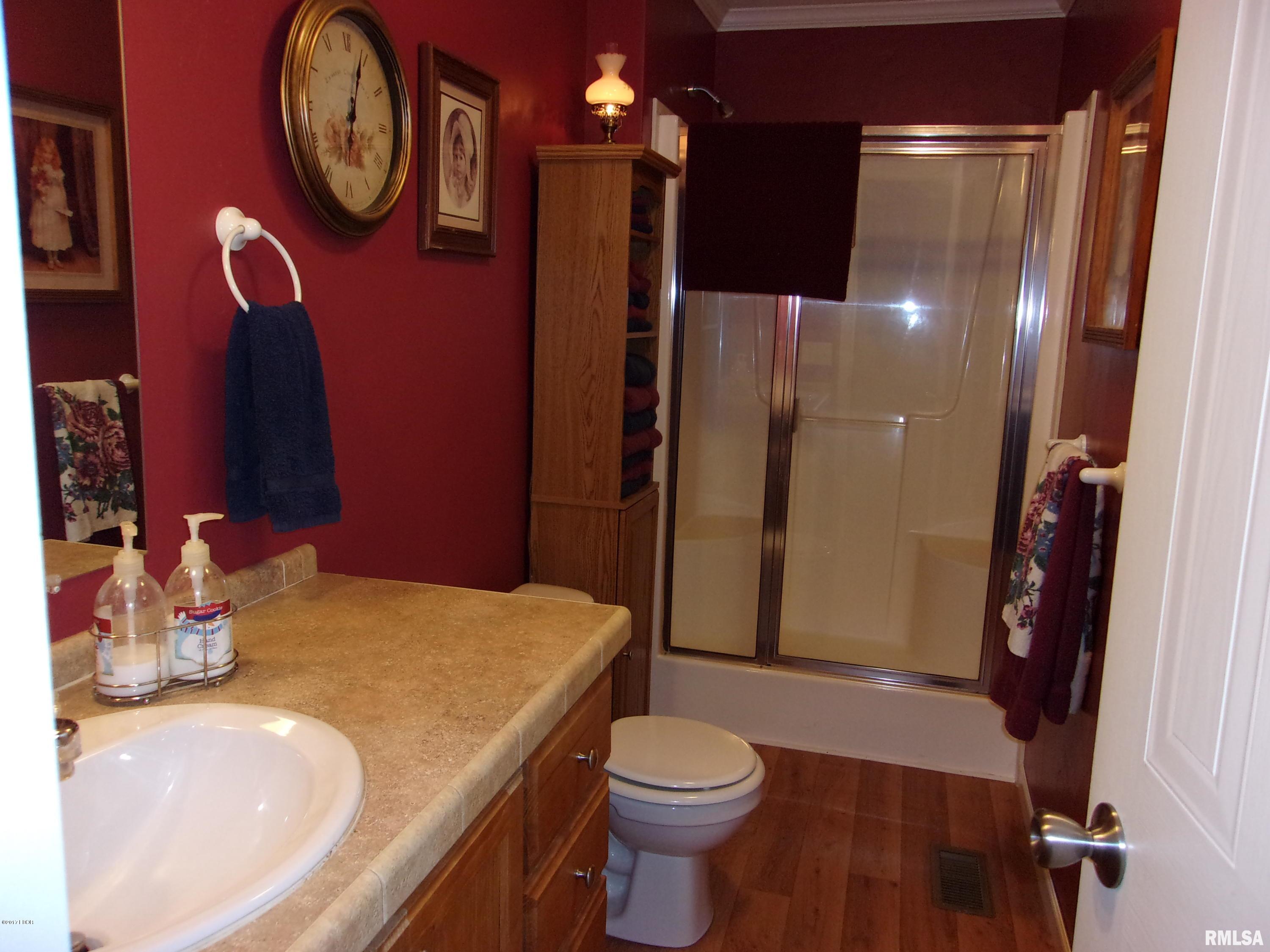 203 Main Street Valier, IL 62891 - Photo 11 of 26 Gallery Image 11