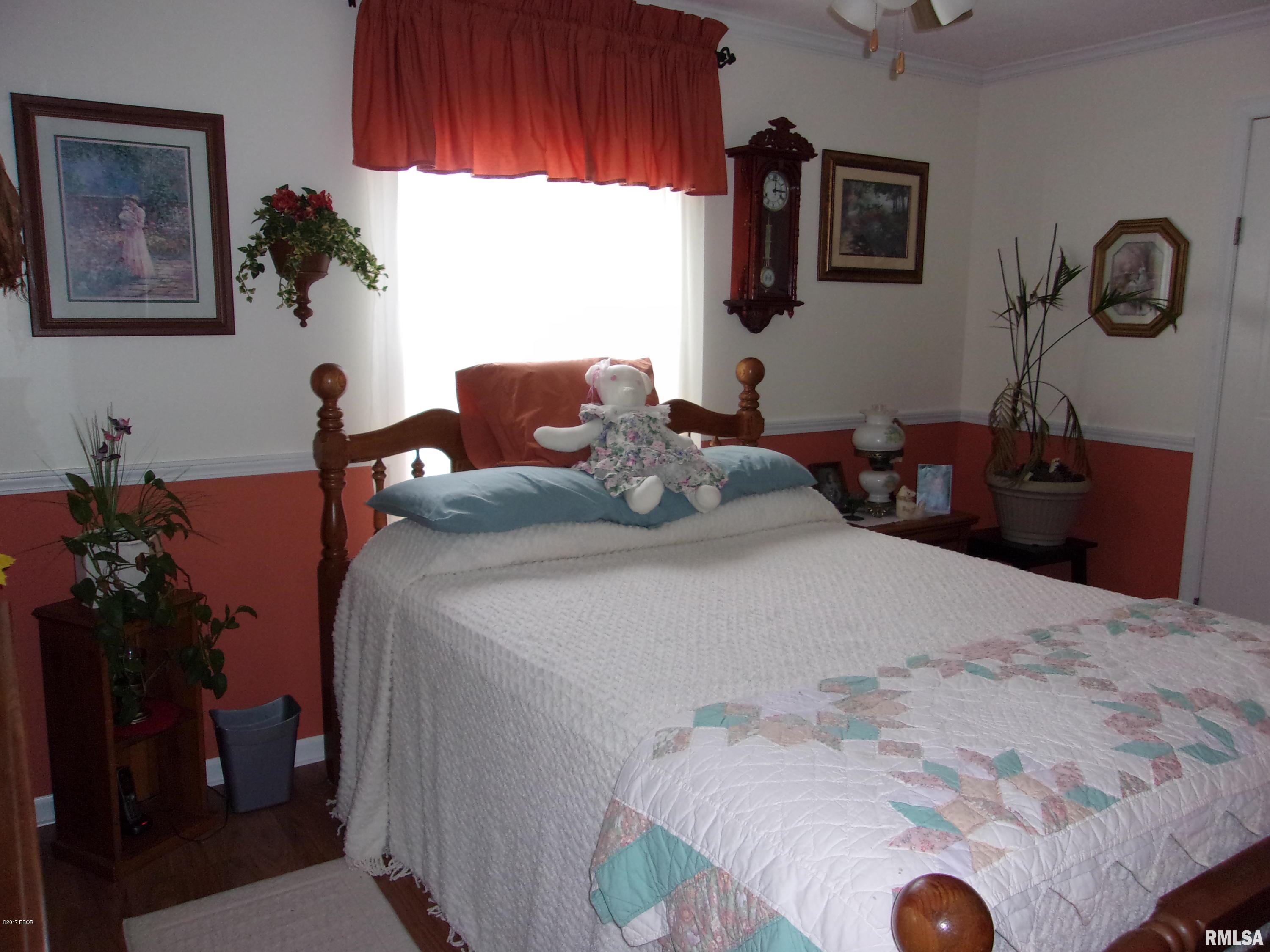 203 Main Street Valier, IL 62891 - Photo 12 of 26 Gallery Image 12