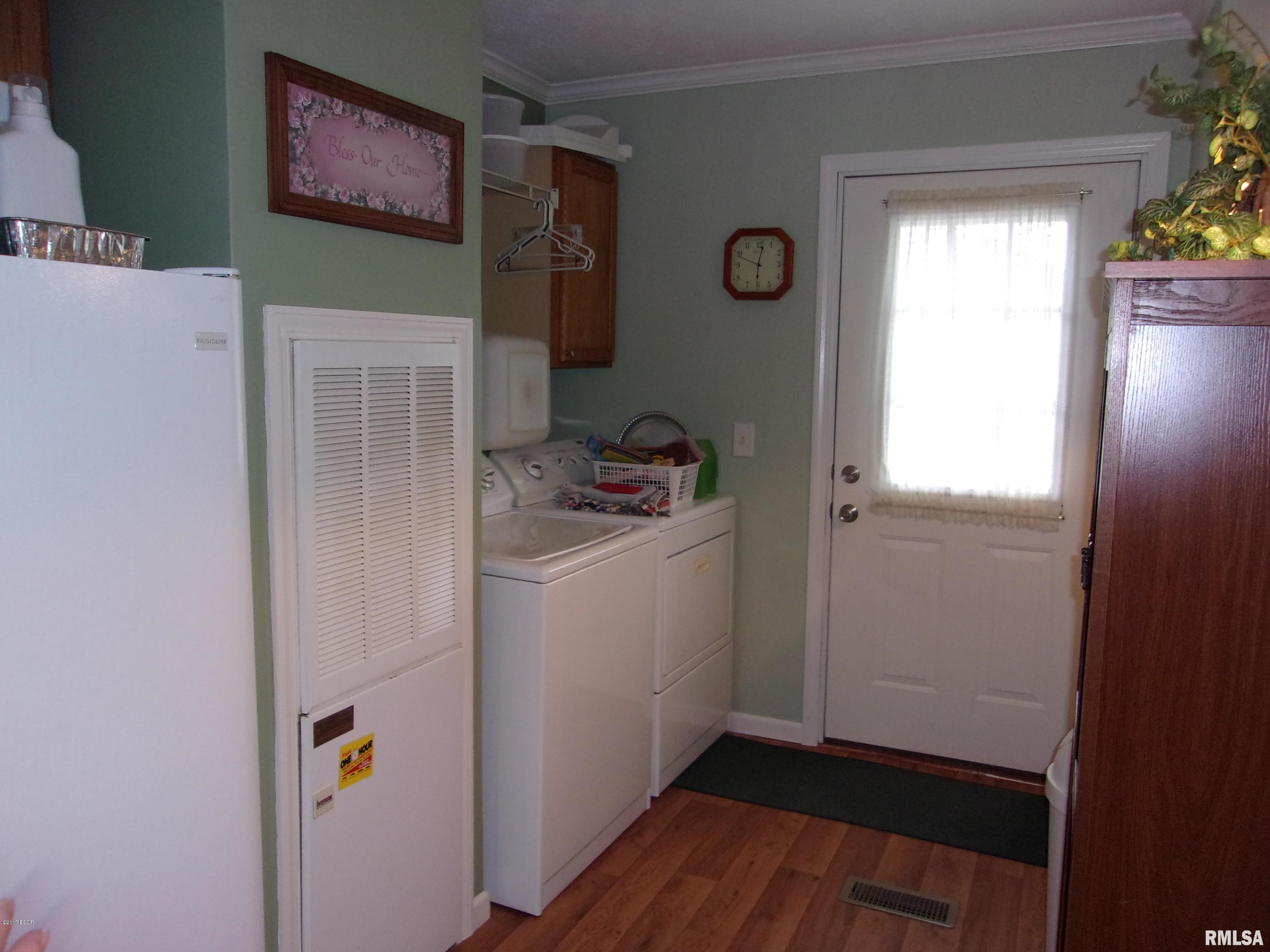 203 Main Street Valier, IL 62891 - Photo 13 of 26 Gallery Image 13