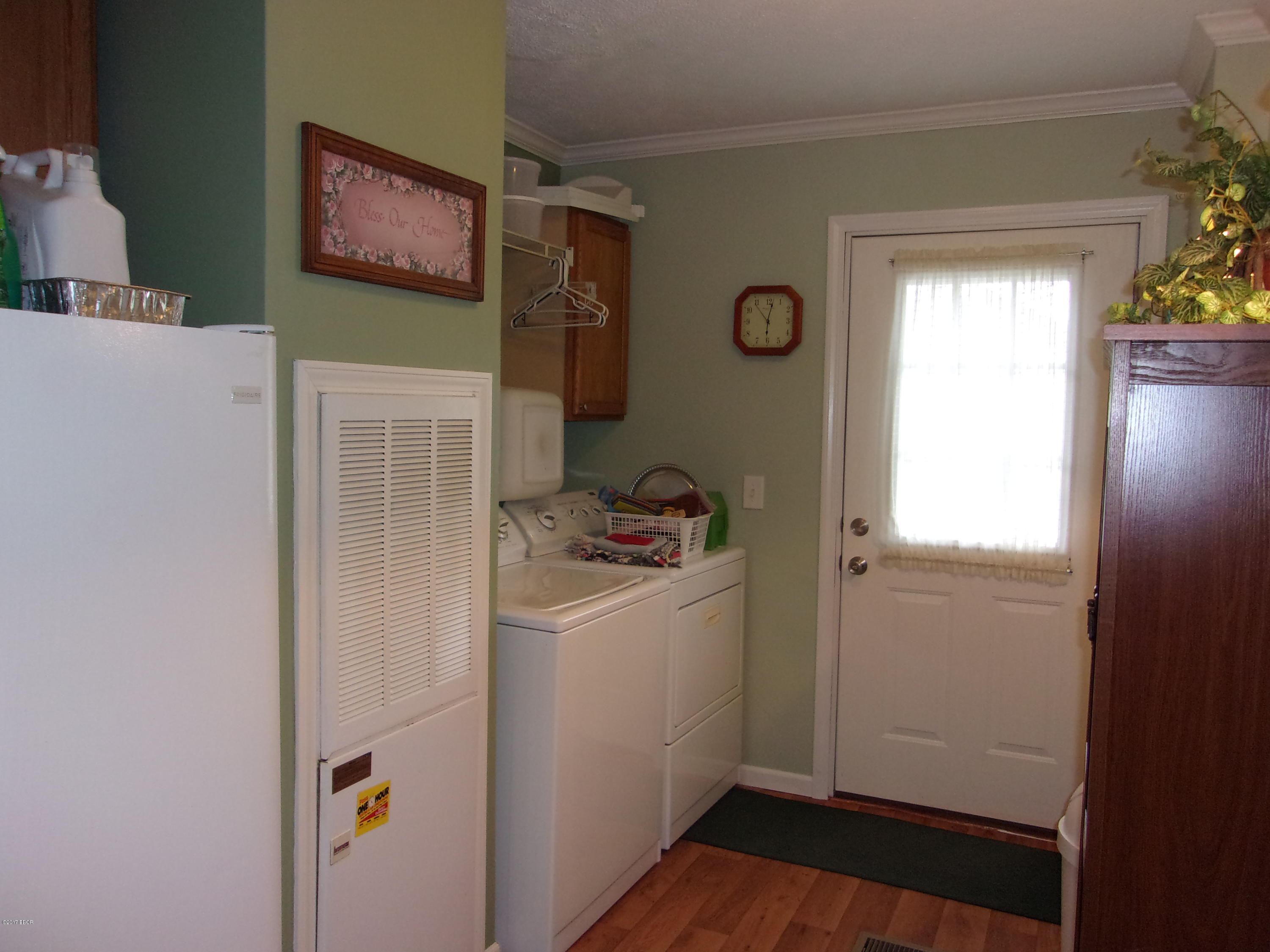 203 Main Street Valier, IL 62891 - Photo 14 of 26 Gallery Image 14