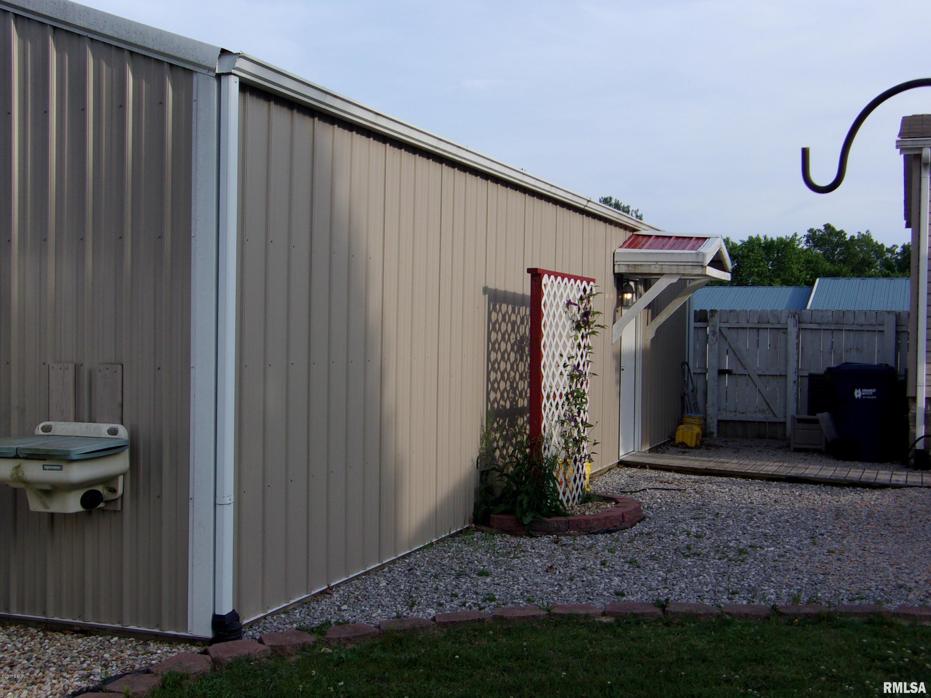 203 Main Street Valier, IL 62891 - Photo 22 of 26 Gallery Image 22