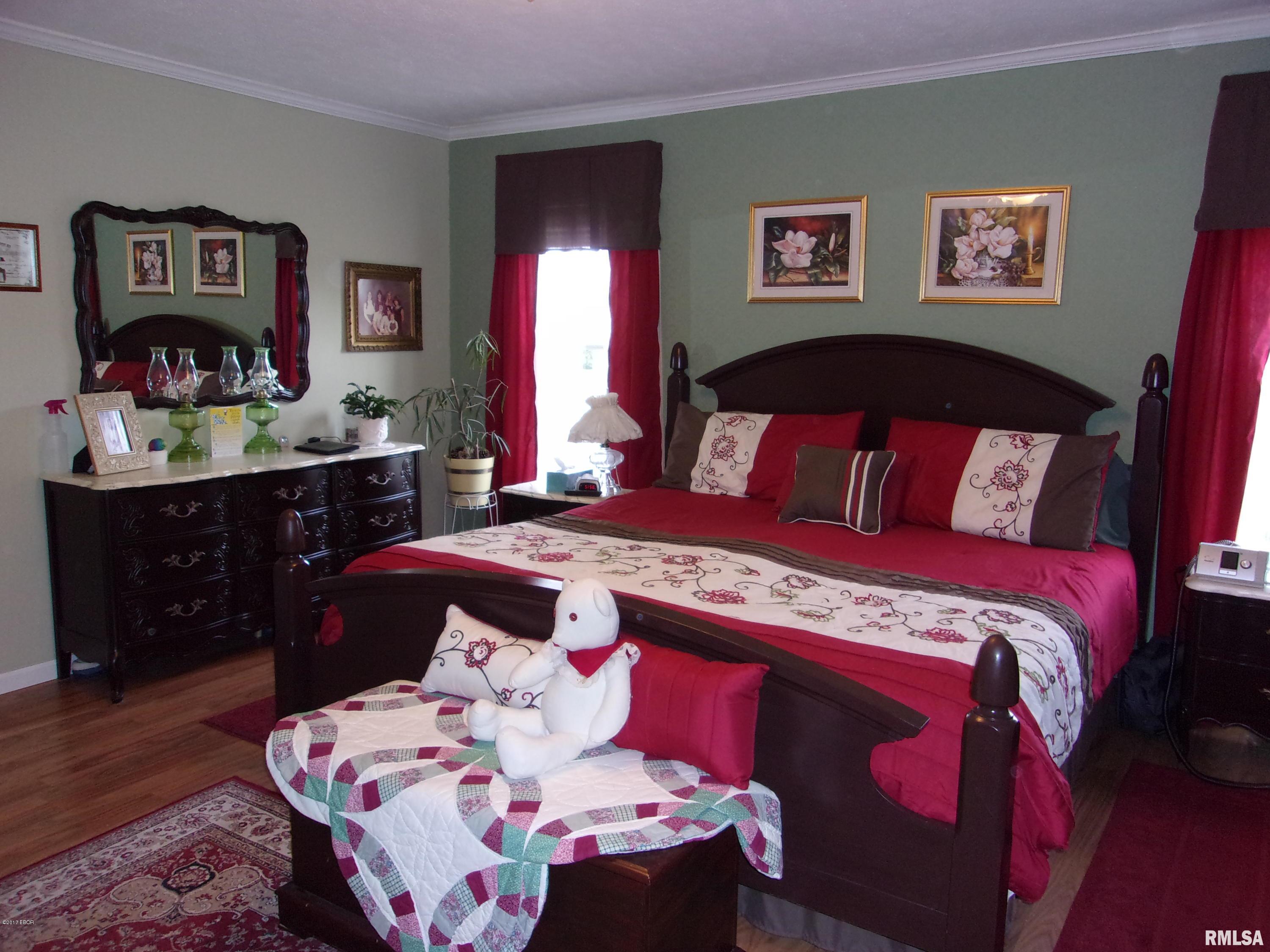 203 Main Street Valier, IL 62891 - Photo 6 of 26 Gallery Image 6