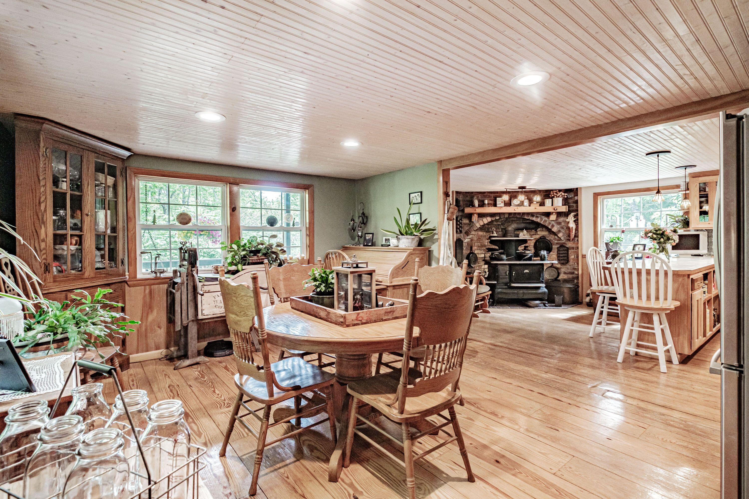 68 Old Portland Road North Waterboro, ME 04061 - Photo 12 of 41 Mike and Lisa 12