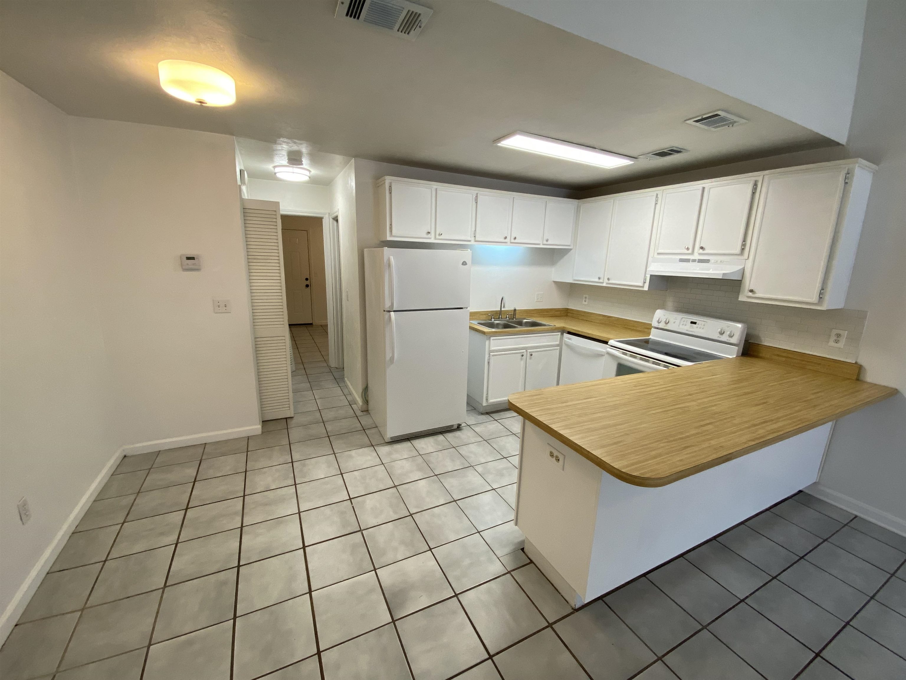 1242 High Road Tallahassee, FL 32304 - Photo 7 of 10