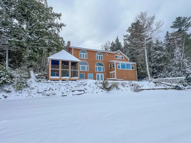 $1,095,000 | 13 Treehouse Lane, Millinocket, ME 04462