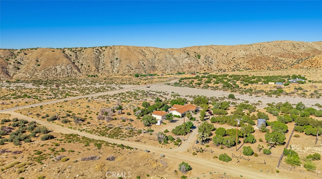 29520 Piani Road Pearblossom, CA 93553 - Photo 4 of 40