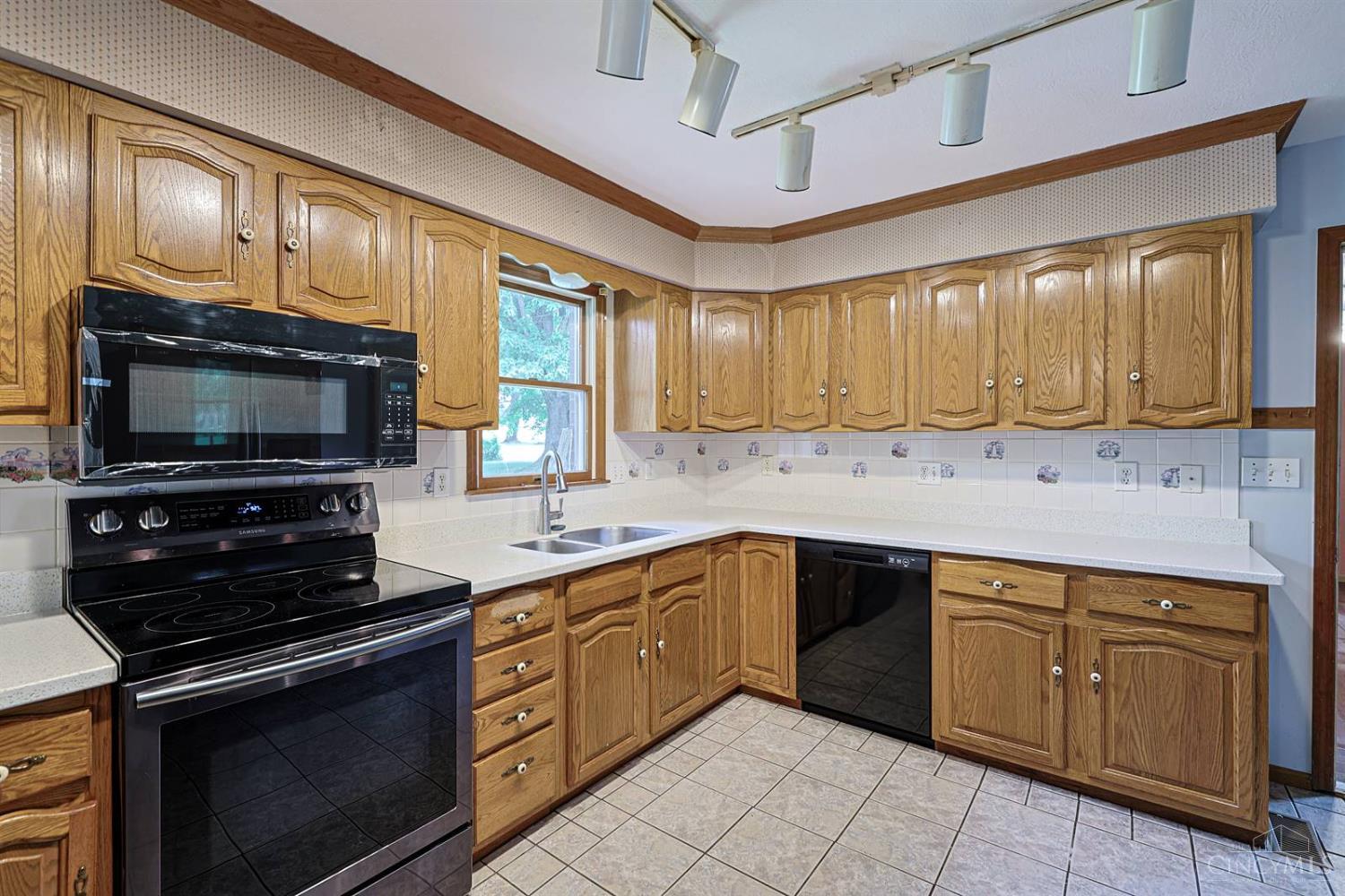 4617 Graybill Road Georgetown, OH 45121 - Photo 17 of 58 All Appliances Included In Sale Including Brand New Dishwasher And Microwave!