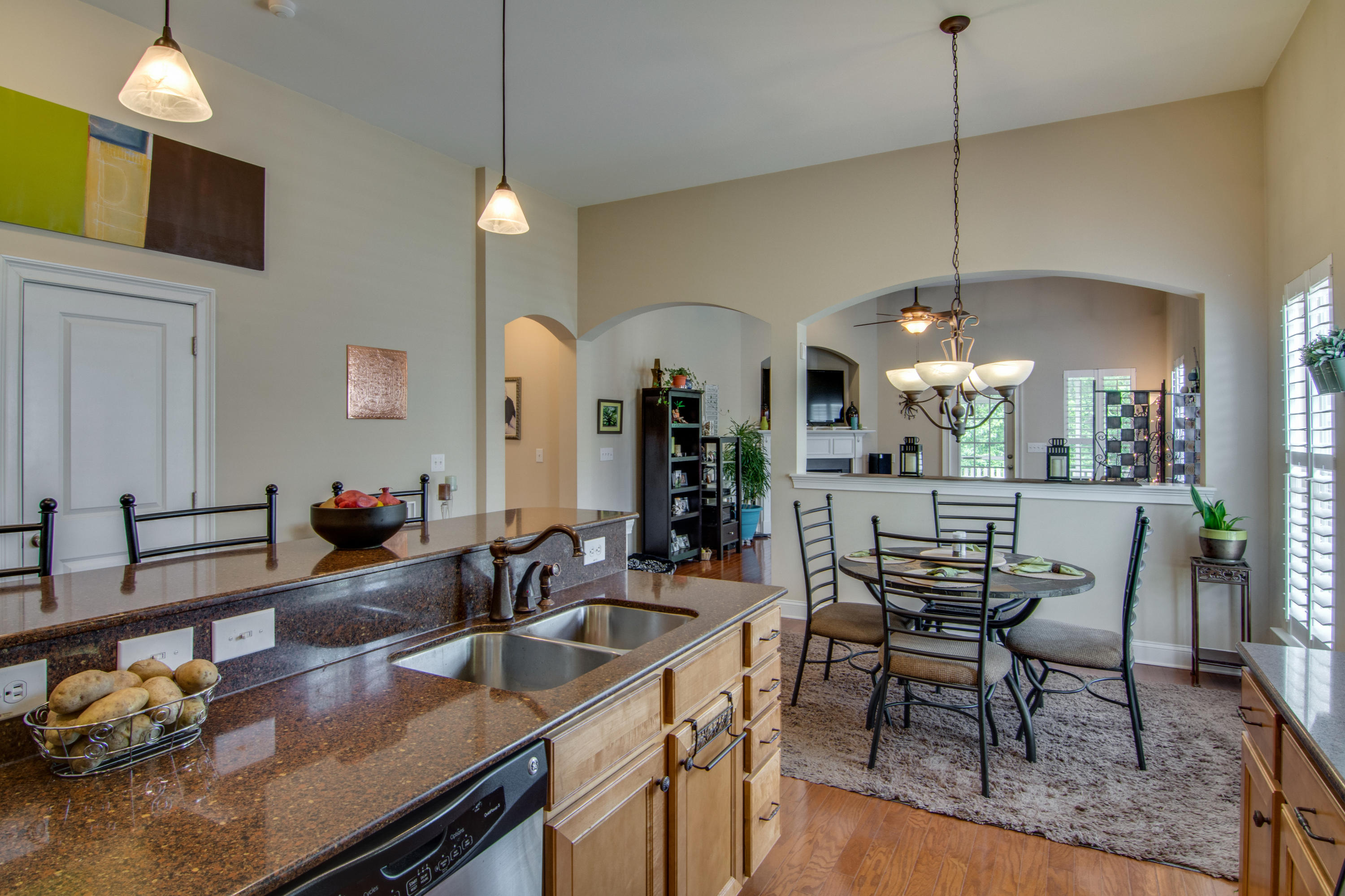 5446 Rising Tide North Charleston, SC 29420 - Photo 11 of 37 Lots of Natural Light
