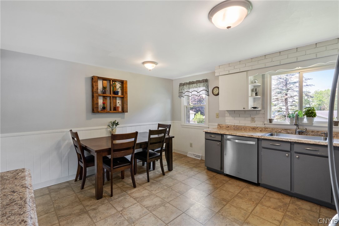 103 Benoit Drive Geddes, NY 13209 - Photo 16 of 43