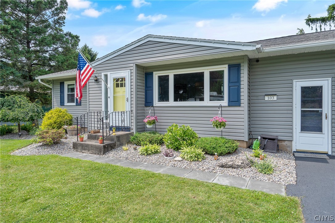 103 Benoit Drive Geddes, NY 13209 - Photo 4 of 43