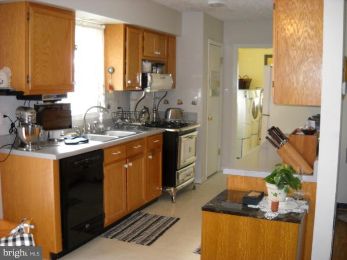 11745 Obannons Mill Road Boston, VA 22713 - Photo 12 of 19 Kitchen